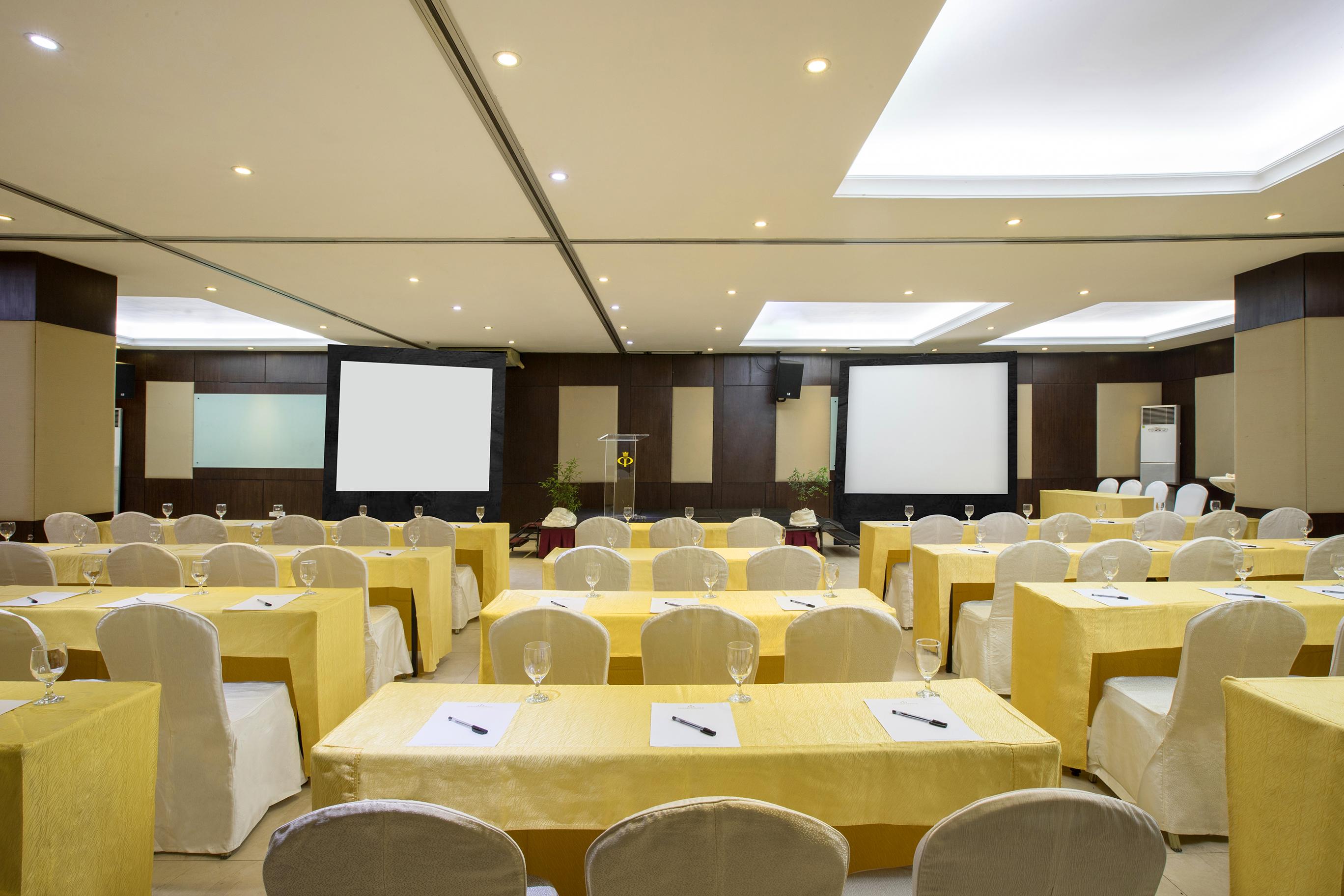 סבו Golden Prince Hotel & Suites מראה חיצוני תמונה