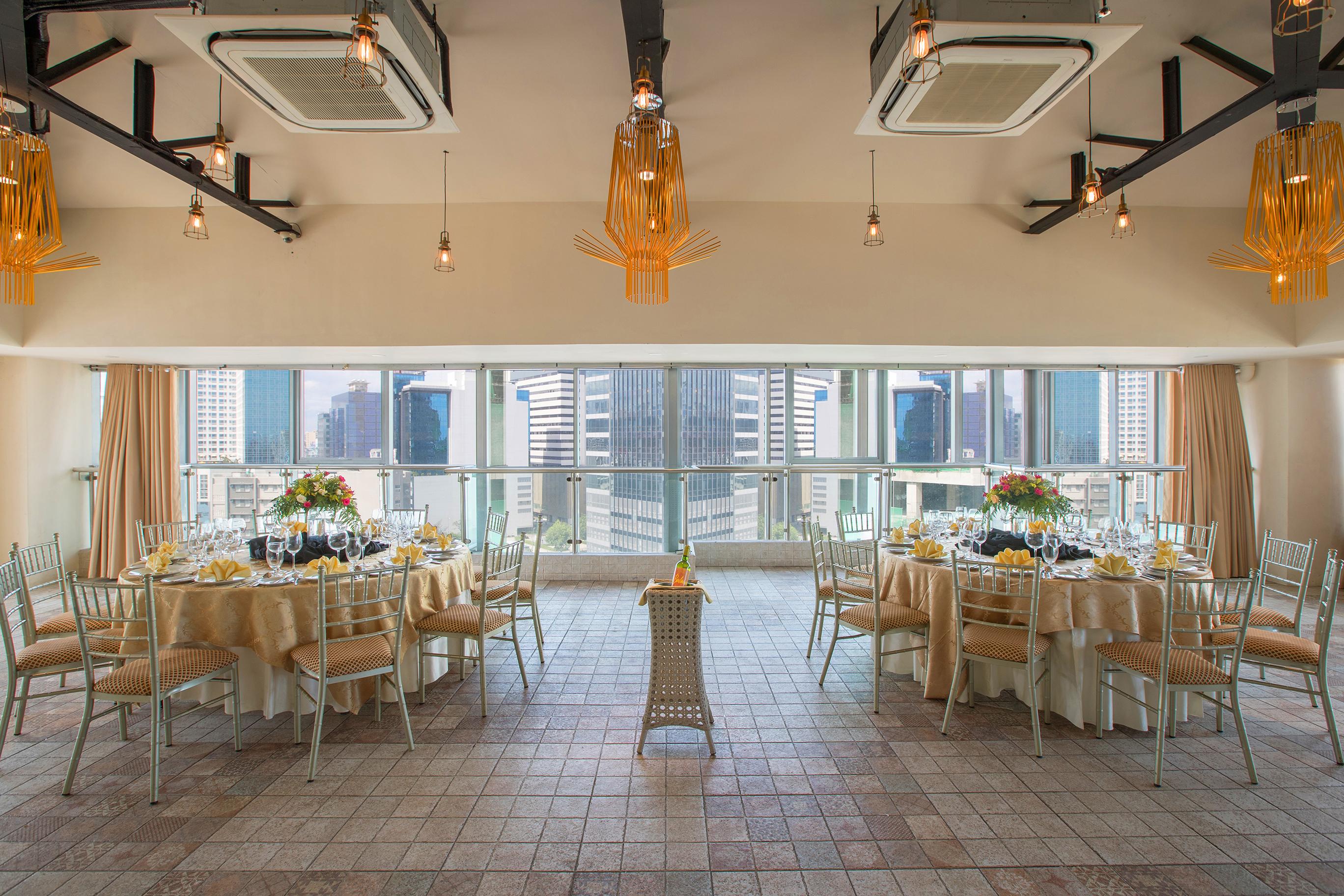 סבו Golden Prince Hotel & Suites מראה חיצוני תמונה
